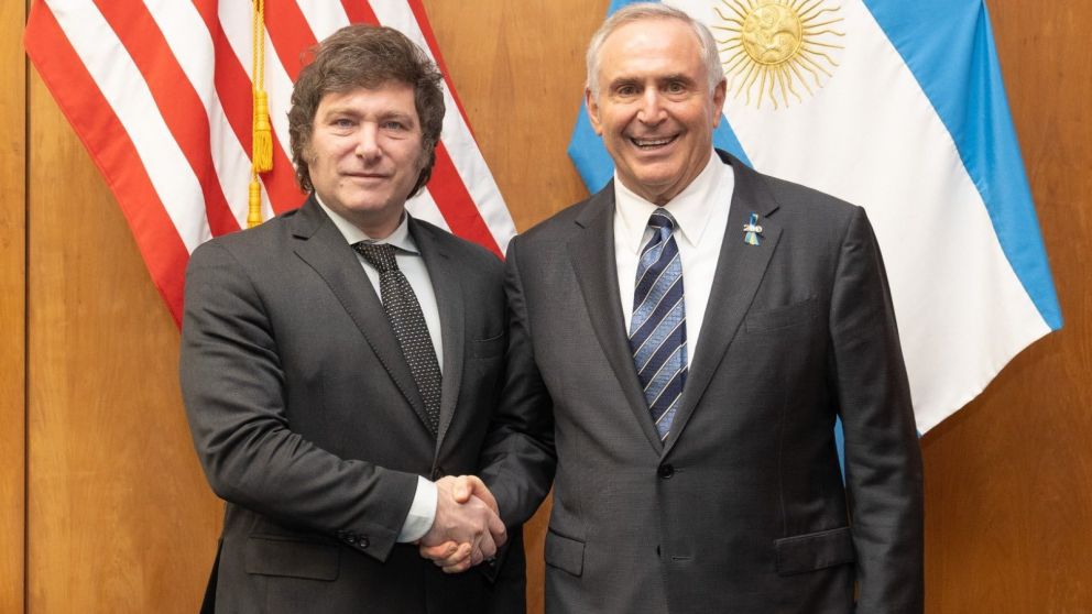 El flamante presidente electo con Marc Stanley, embajador de Estados Unidos en Argentina