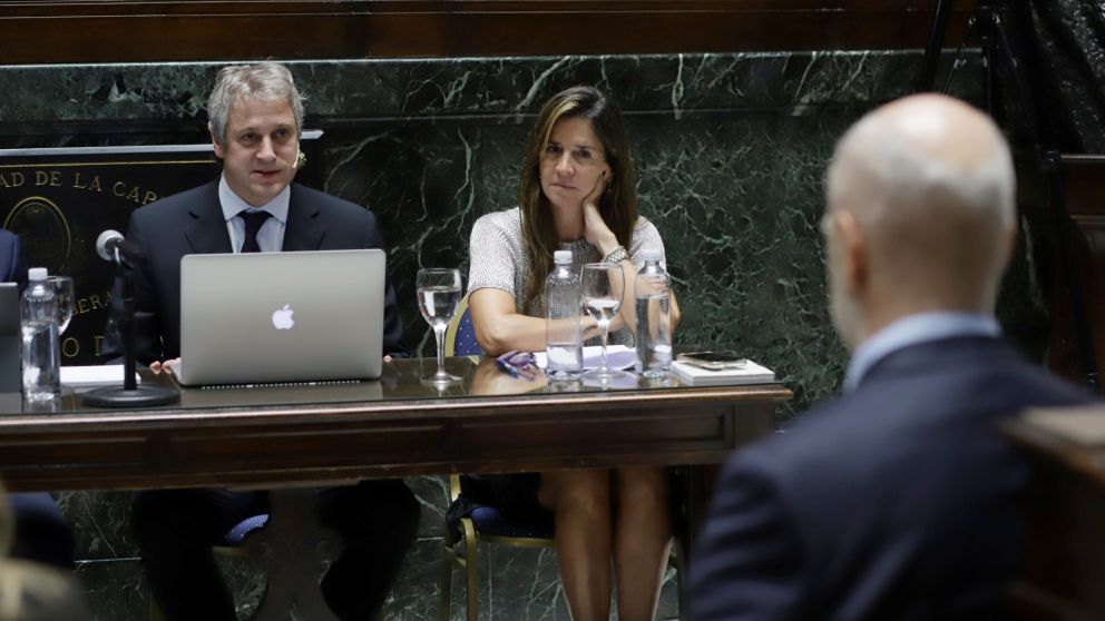 Felipe Miguel brindó el último informe de la gestión porteña ante la Legislatura