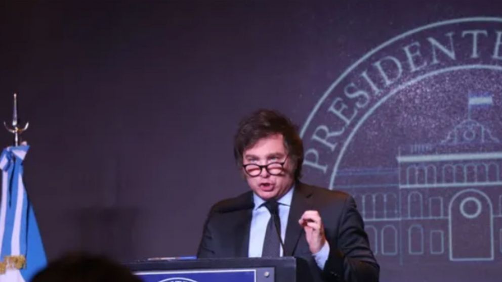 Advierten que para alcanzar el equilibrio fiscal, en 2024 será necesario recortar el 25% del gasto público