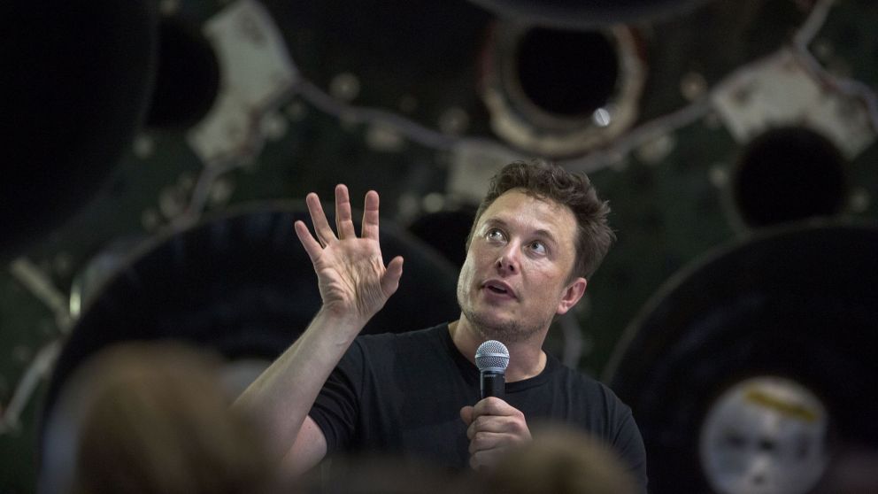 Los satélites de Elon Musk orbitan la Tierra y causan problemas