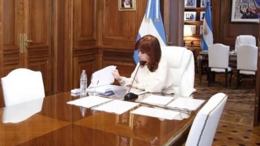 La vicepresidenta Cristina Kirchner recibe a Villarruel en su despacho