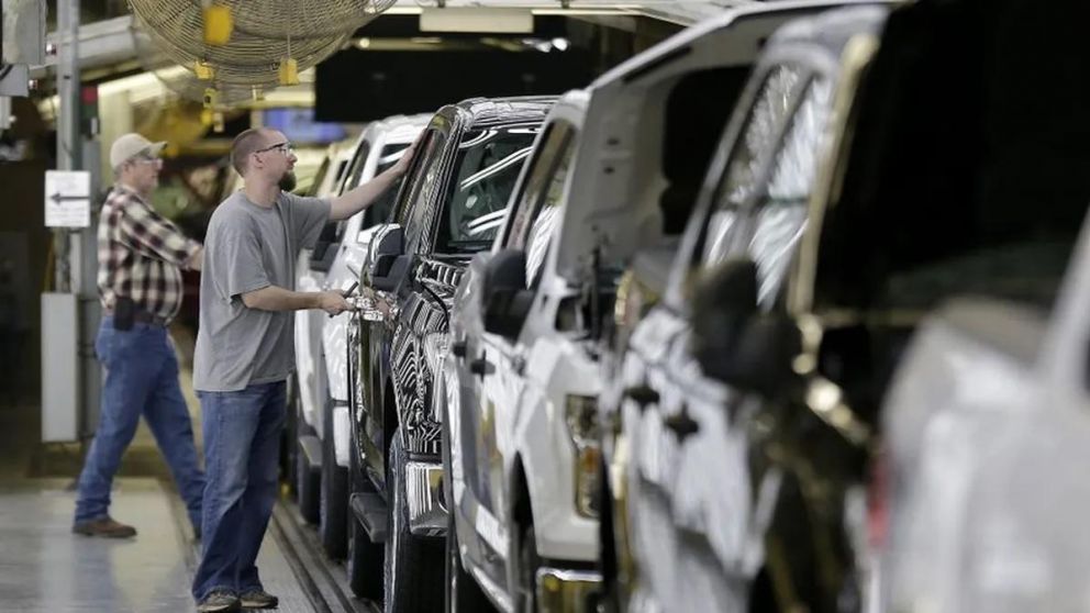 La huelga del gremio automotriz terminó afectando a la demanda de bienes duraderos