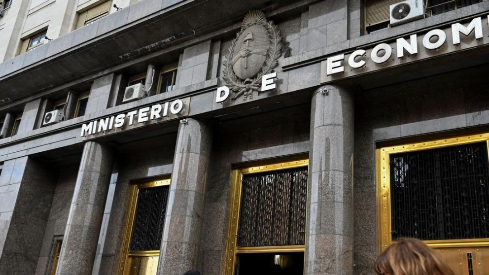 Negocian la transición hasta el 10 de diciembre