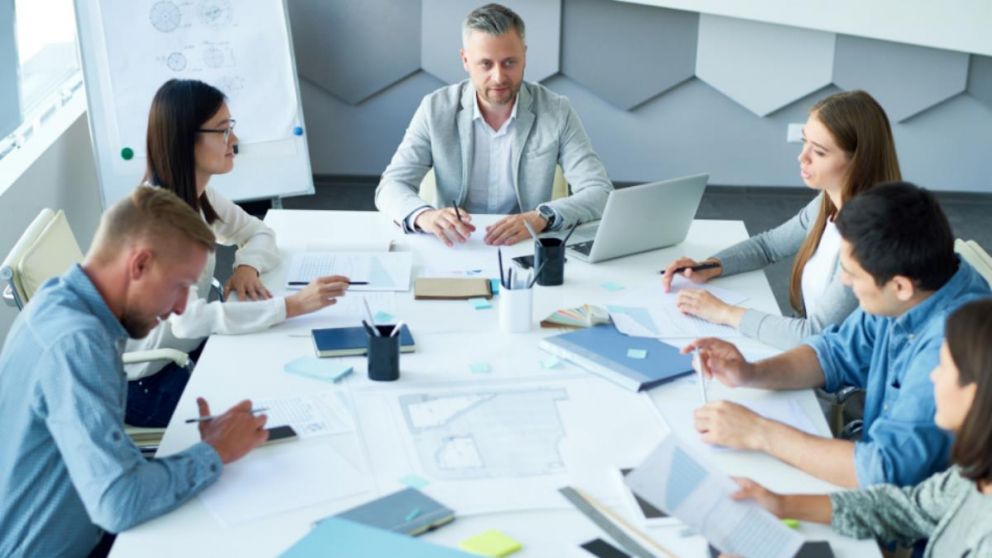 Siete de cada diez empresas proyecta continuar tomando personal durante el próximo año
