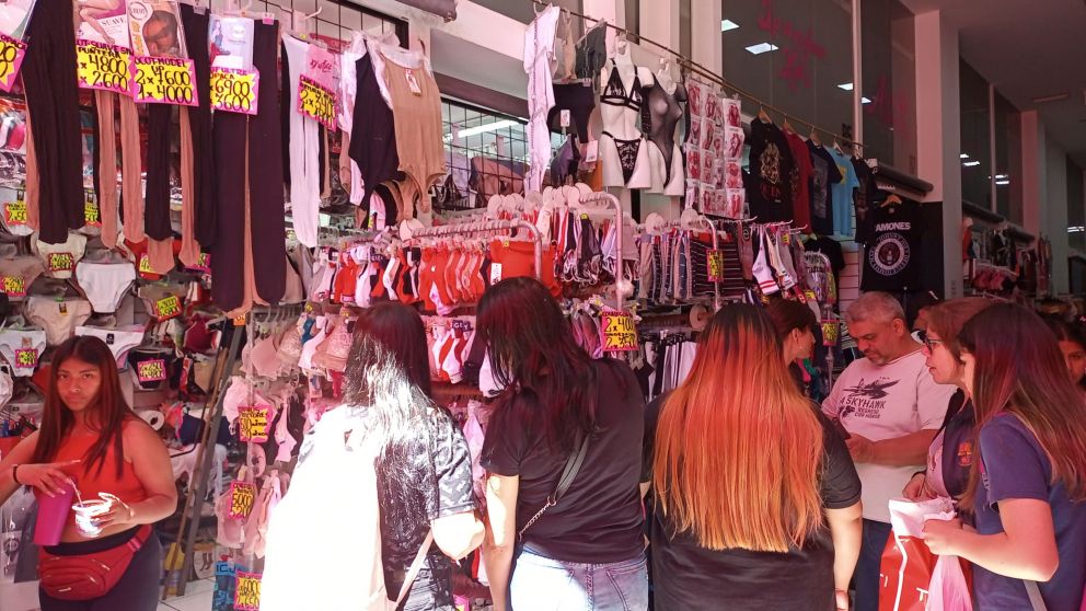 Avellaneda y Nazca: la ropa cuesta tres veces menos que en otras zonas