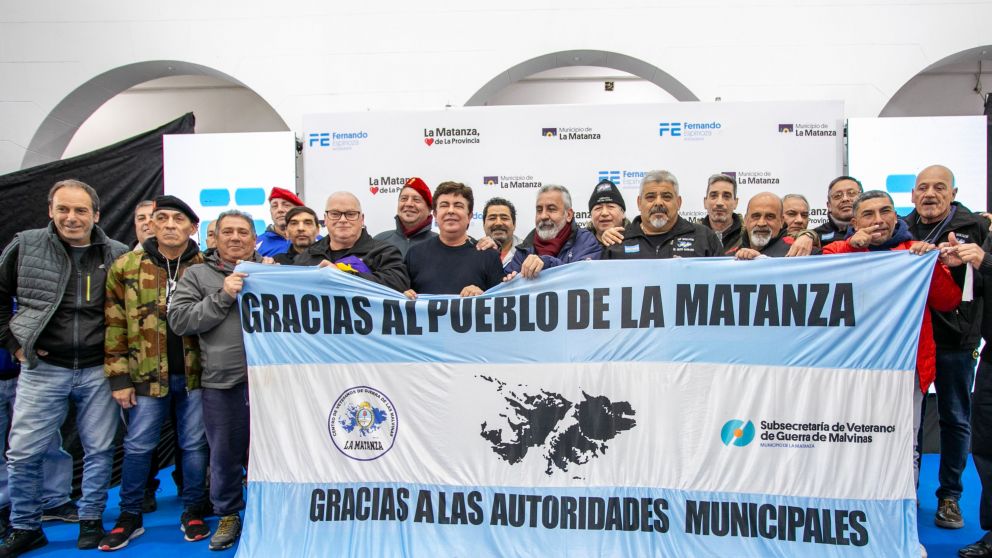 Los ex combatientes de La Matanza volvieron a Malvinas para hacer latir el corazón argentino y reafirmar la soberanía