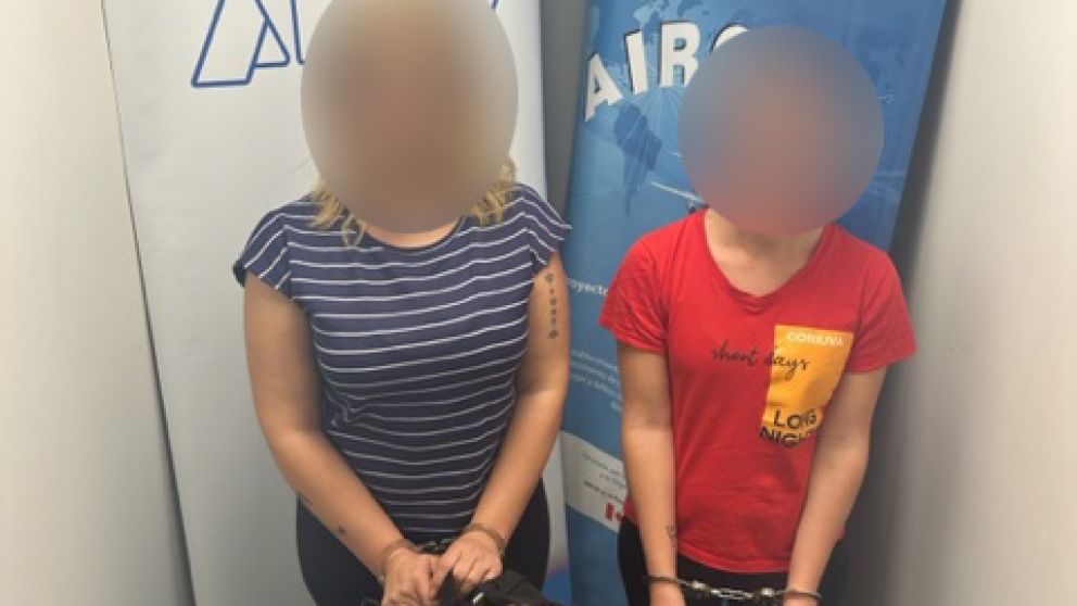 Tras juicio abreviado, condenan a 4 años y medio de prisión a "mulas" detenidas por Aduana en Ezeiza