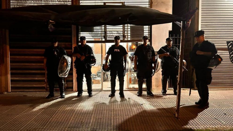Detienen a jóvenes acusados de ser los autores de 30 amenazas de bomba