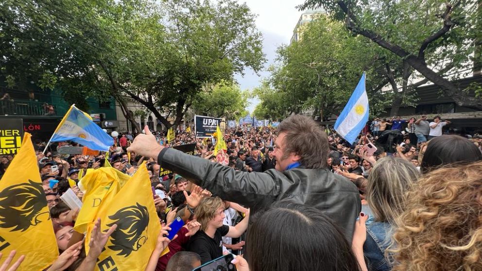 En la capital mendocina, Milei recordó la gesta sanmartiniana