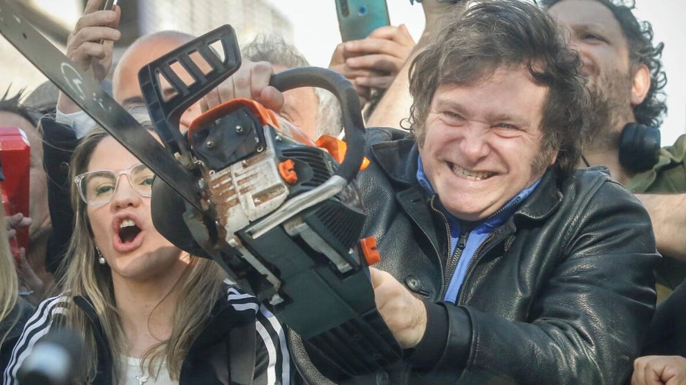 "Frenemos la locura", la campaña del UxP contra Milei