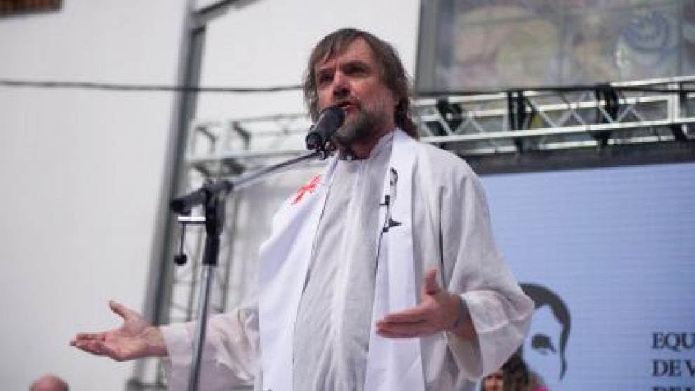 El cura José María “Pepe” Di Paola criticó la propuesta de LLA de un "mercado de órganos"