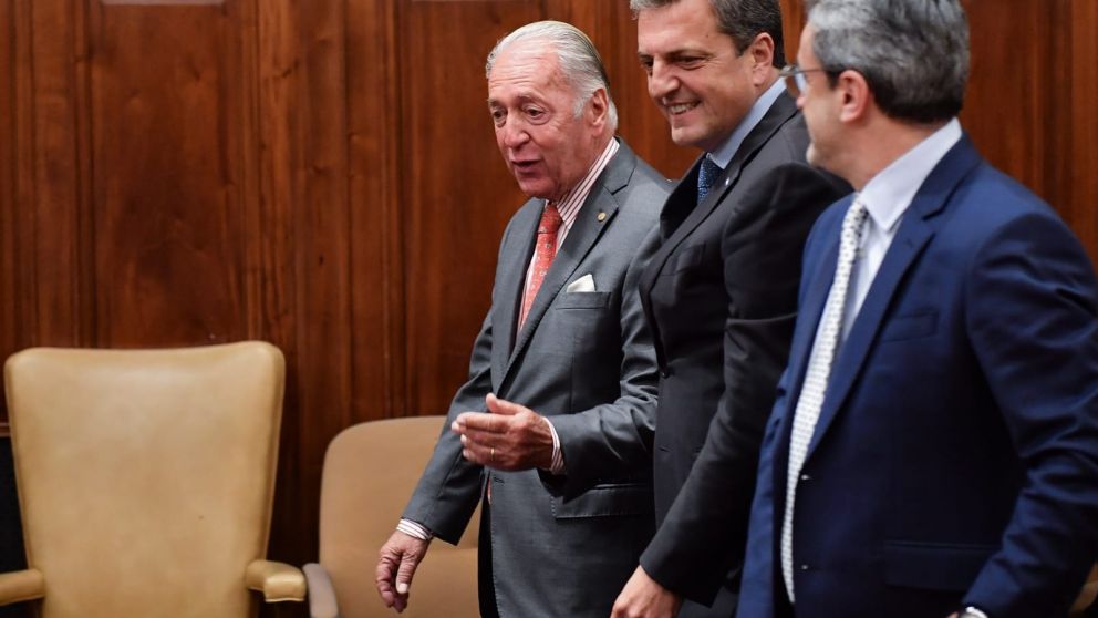 Sergio Massa se reunió con el titular de la Unión Industrial Argentina, Daniel Funes de Rioja