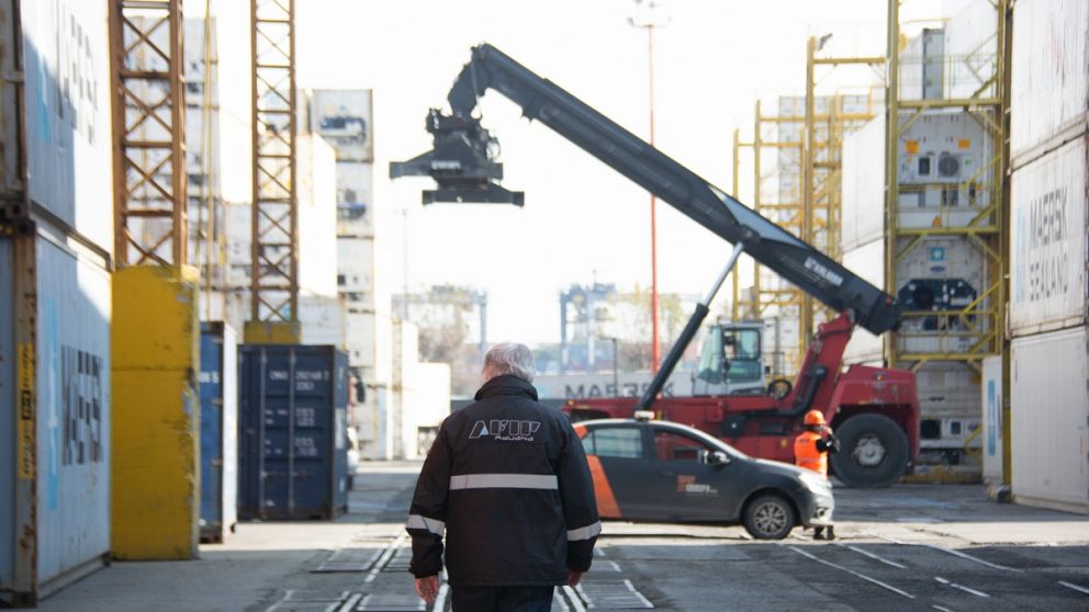 Aduana denunció a una distribuidora por sobrefacturar importaciones y presentar "documentación trucha"