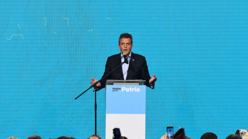 Massa recibió a los medios extranjeros tras el triunfo en las elecciones generales