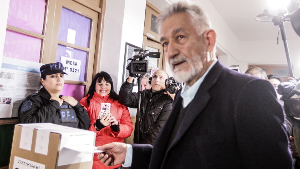 El gobernador de la provincia de San Luis convocó a "la unidad" para transmitir el mensaje de "una Argentina para todos con progreso, justicia, libertad y soberanía".