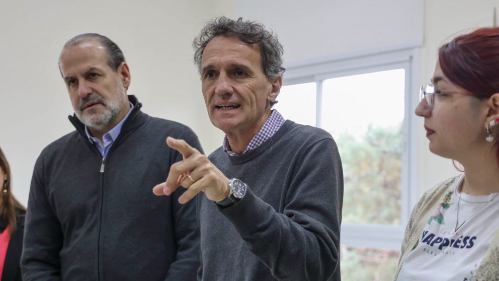 El ministro de Obras Públicas, Gabriel Katopodis, remarcó hoy que los "votos no tienen dueño"