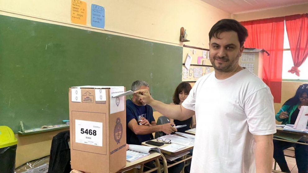 Llamó a la ciudadanía a votar, en lo que para él es "el día más importante de la democracia"