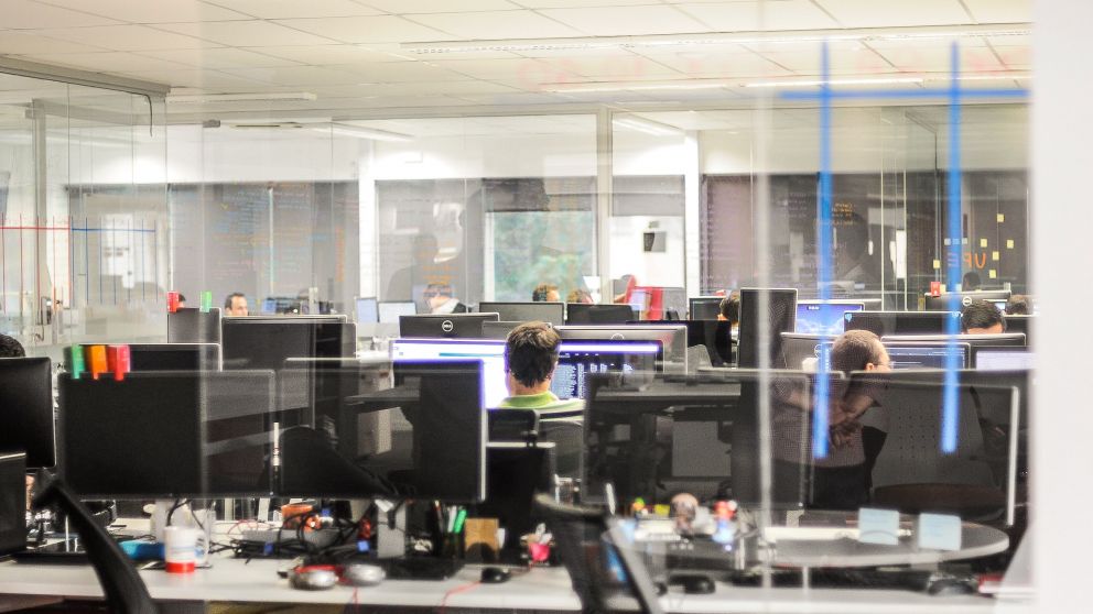 Un tercio de las empresas prevén reducir los costos por la dolarización