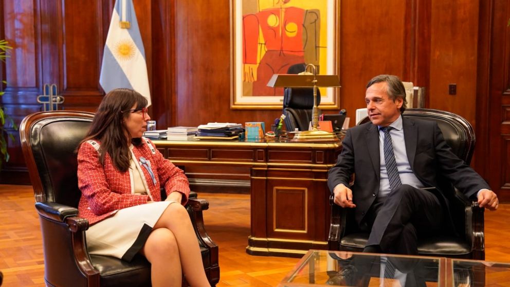 Nación Bursátil colocó 96,35 millones de dólares en el fideicomiso global de Aerolíneas Argentinas