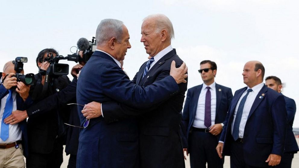Biden se dio un efusivo abrazo con el primer ministro Netanyahu