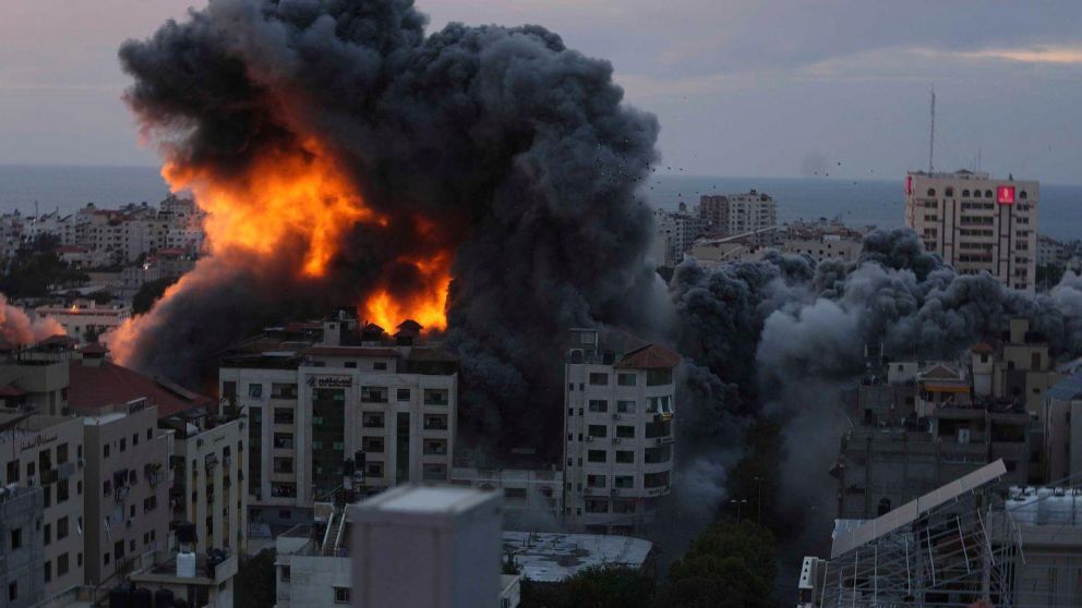 "Estamos al comienzo de operaciones militares a gran escala en la ciudad de Gaza" dijo el portavoz del ejército Jonathan Conricus