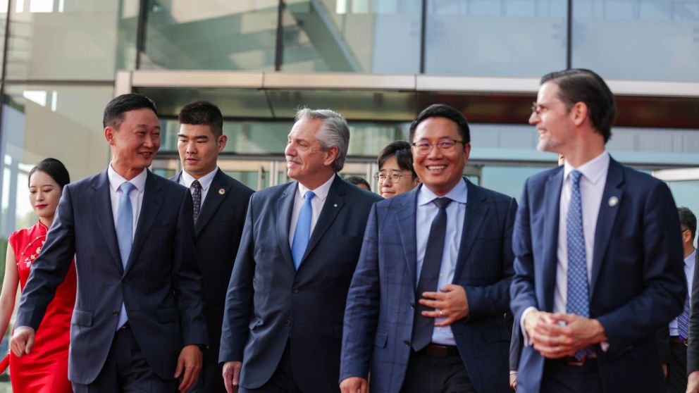 El presidente Alberto Fern�ndez, en uno de sus encuentros con empresarios en Shangh�i.