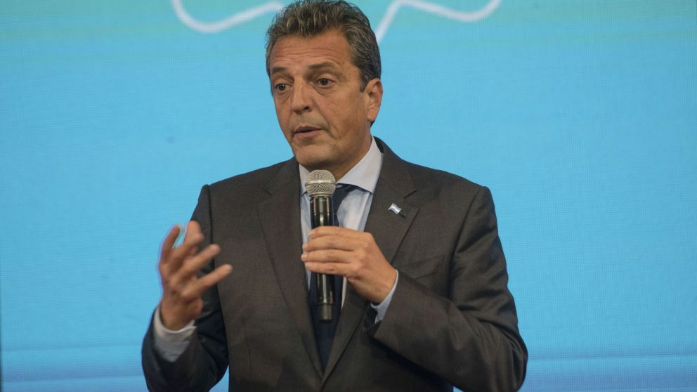 Sergio Massa apuntó contra el rumbo económico que quieren tomar sus contrincantes