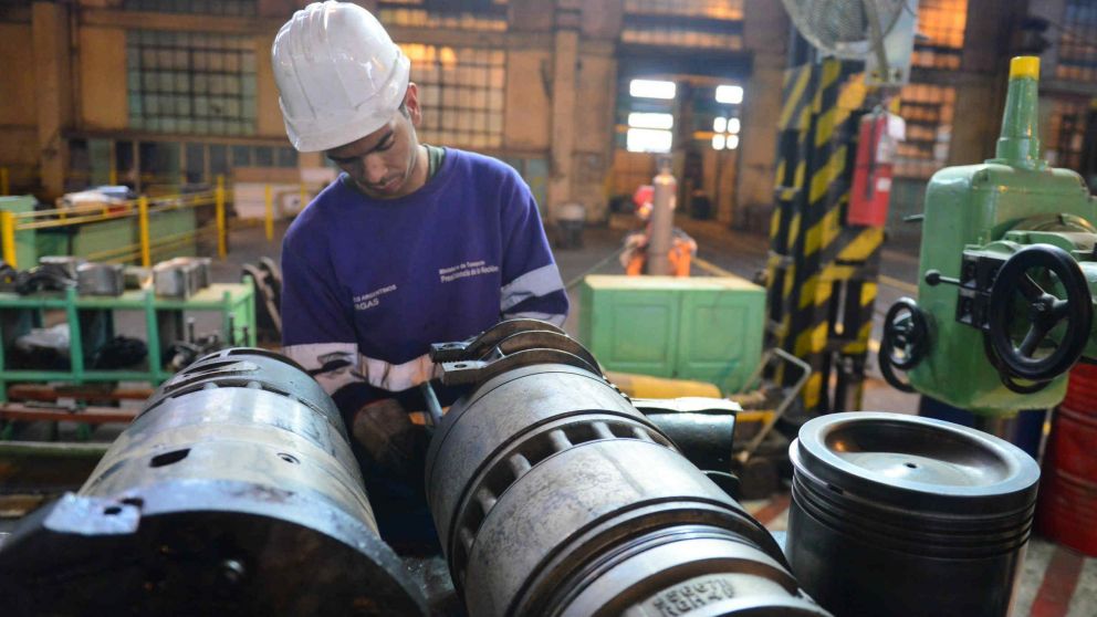 Alimentos y bebidas fue el sector con mayor incidencia en la industria