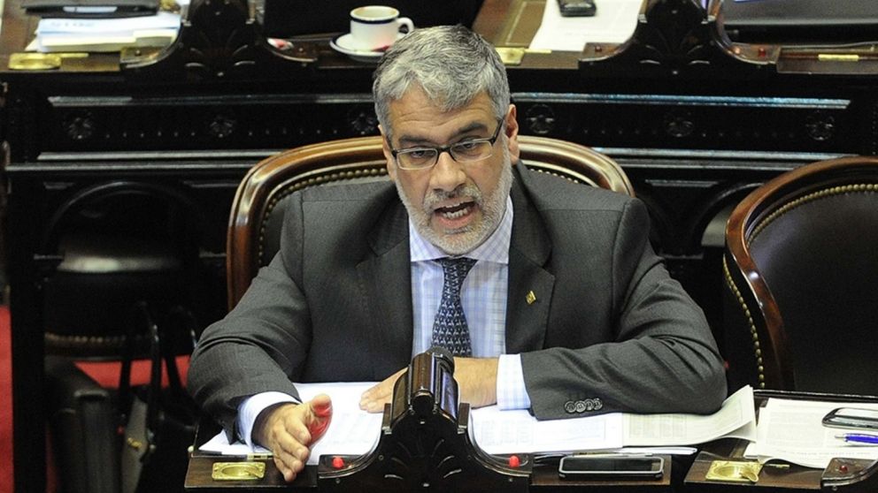 Feletti se desempeñó como diputado por la Ciudad de Buenos Aires entre 2011 y 2015