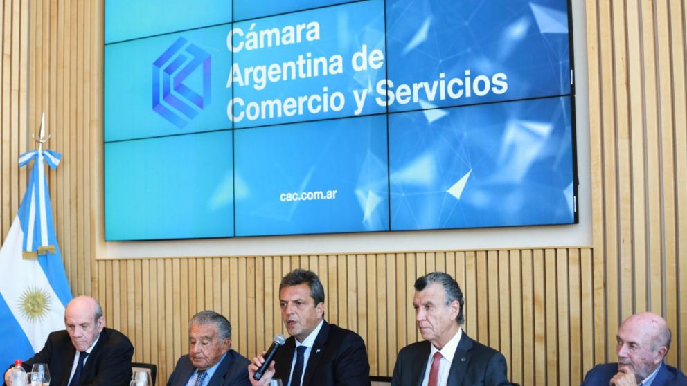 Massa: "Desde la política hay que ponerles el límite a los irresponsables"
