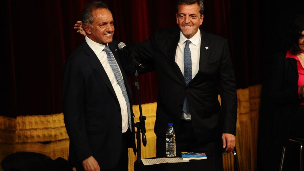 Scioli se reencontró con Massa en la presentación de su libro