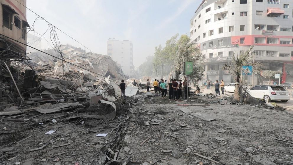 Sumado a los bombardeos, Israel dispuso el bloqueo total de energía, alimentos y agua a la Franja de Gaza