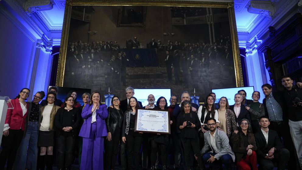 Cecilia Moreau distingui� al Equipo Argentino de Antropolog�a Forense con la menci�n de honor �Juan Bautista Alberdi� por su aporte a los derechos humanos