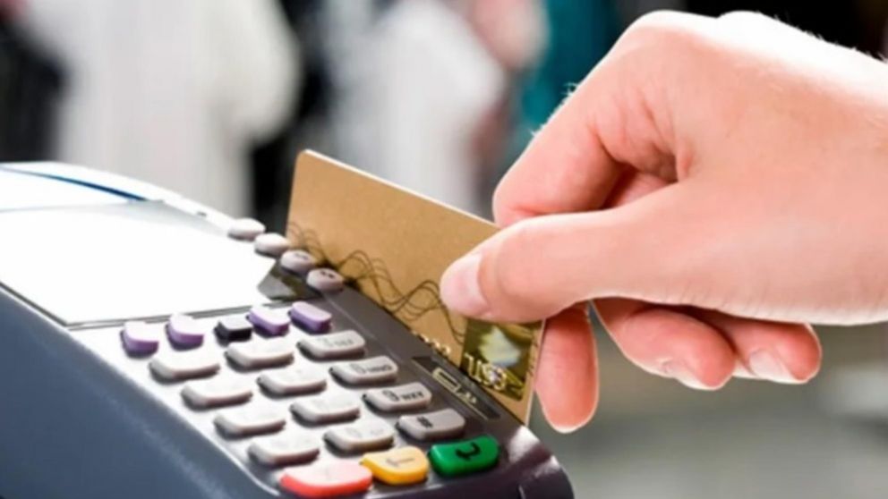 El 73% de los argentinos prefiere utilizar la tarjeta de débito