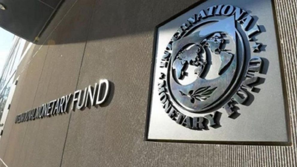 "La inflación es muy alta y sigue aumentando", remarcó el FMI