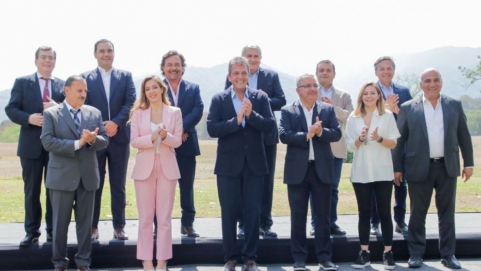 Massa firmo en Salta, acuerdos con Gobernadores del Norte Grande.