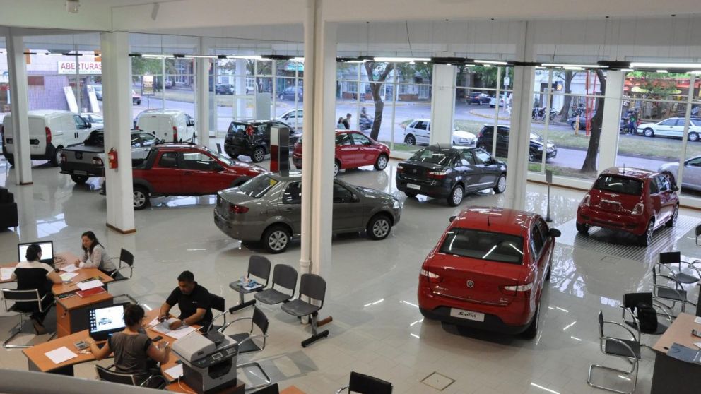 Venta de autos se mantiene elevada por reserva de valor