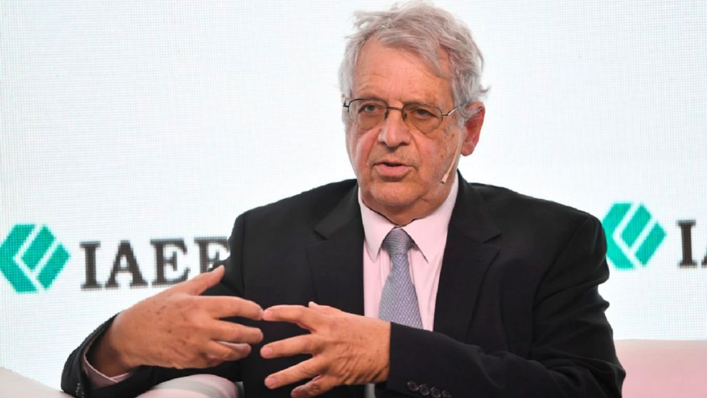 Rubinstein y las medidas sobre los bonos: "Se evitan subas disruptivas de los dólares financieros"