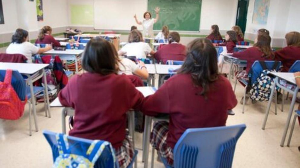 El programa ofrece una ayuda económica a familias de bajos ingresos que envían a sus hijos a colegios privados subvencionados