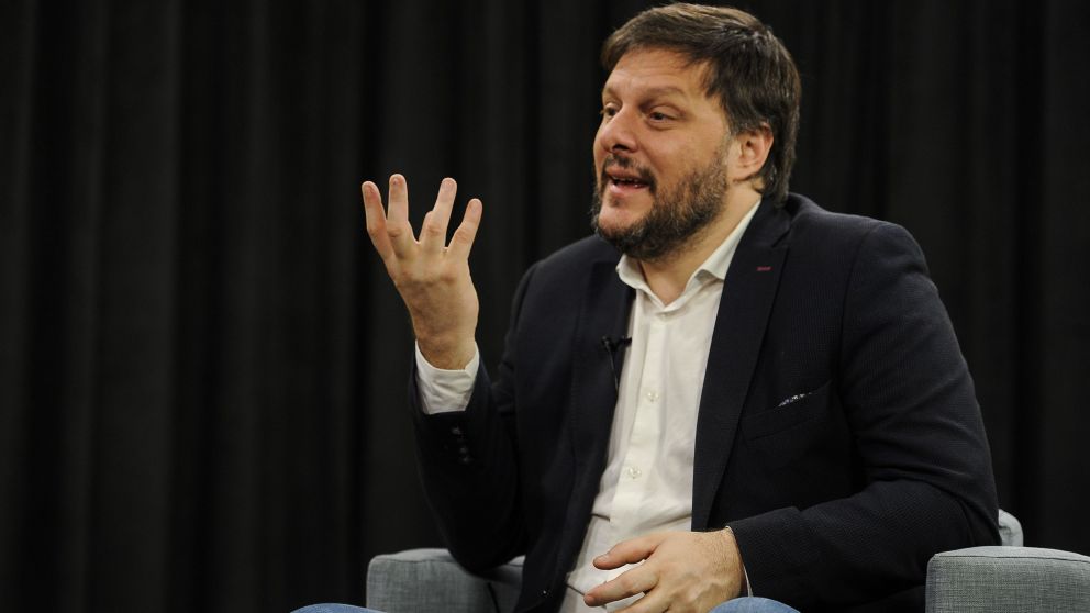 Santoro va con todo por los votantes de Lousteau