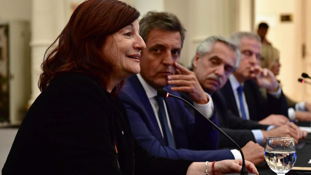 Olmos, Massa y el Presidente, para la ministra la pauta salarial goza de buena salud
