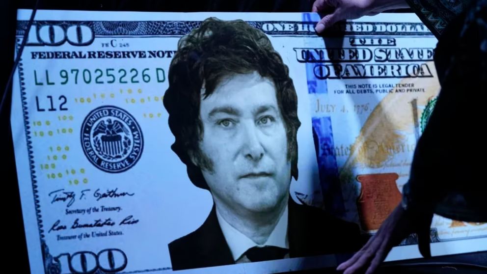 Javier Milei hizo de la dolarización una de sus banderas de campaña