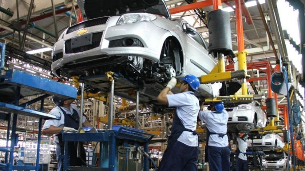 La producción de autos creció en los primeros siete meses, aunque bajó un 8% en julio