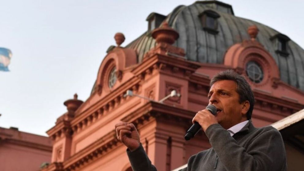 Sergio Massa anunció nuevo piso de Impuesto a las Ganancias en la Plaza de Mayo