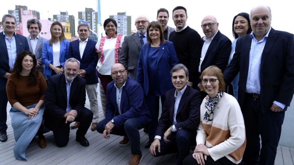 Bullrich se entusiasma con el triunfo de JxC en Santa Fe y refuerza la campaña