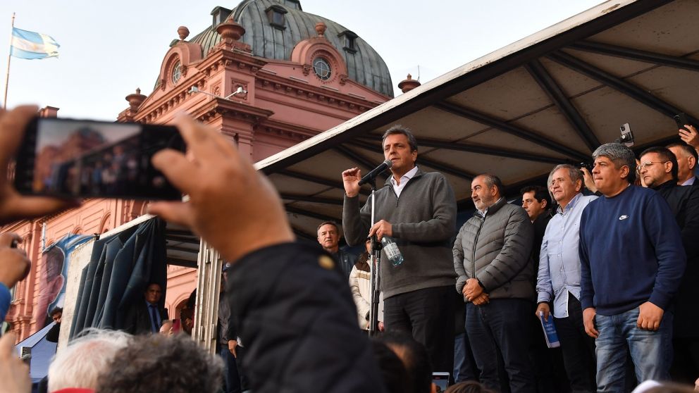 Las centrales obreras dejaron diferencias de lado para apoyar medidas de Massa