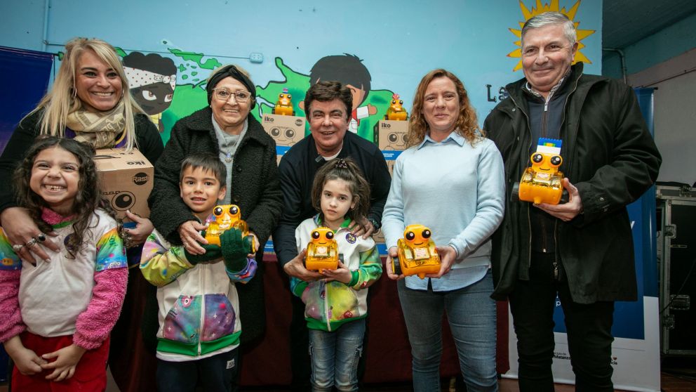 Tras su amplio triunfo en las elecciones, Fernando Espinoza convocó a todos los sectores de la sociedad y llamó a la unidad del campo nacional y popular