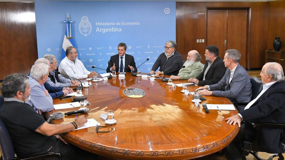 Massa recibirá este lunes a sindicalistas de la CGT y de la CTA junto con la ministra de Trabajo