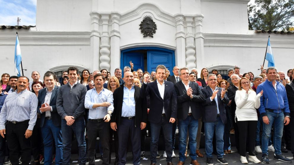 Sergio Massa, gobernadores y funcionarios en la Casa Hist�rica de Tucum�n