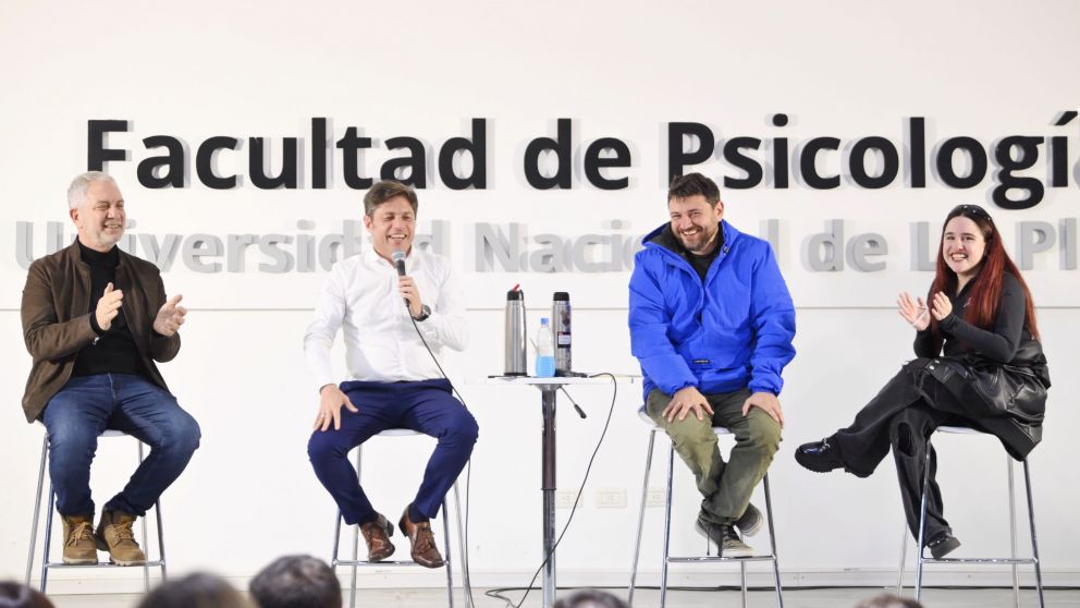 Junto a Alak, Grabois y Ofelia Fernández, Kicillof llamó "a construir una una nueva utopía".